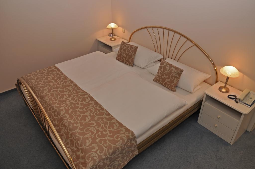 Hotel Garni Kristinenhof บาดซวิสเชนอาว์น ห้อง รูปภาพ